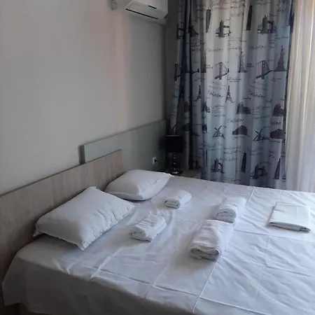 Admiral Plaza Premium Lägenhet