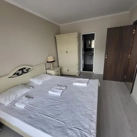 Admiral Plaza Premium Apartment Slantschew brjag